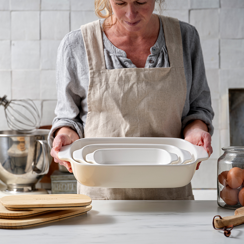 Stoneware Dish with Bamboo Lid, 20cm, Almond Cream-3