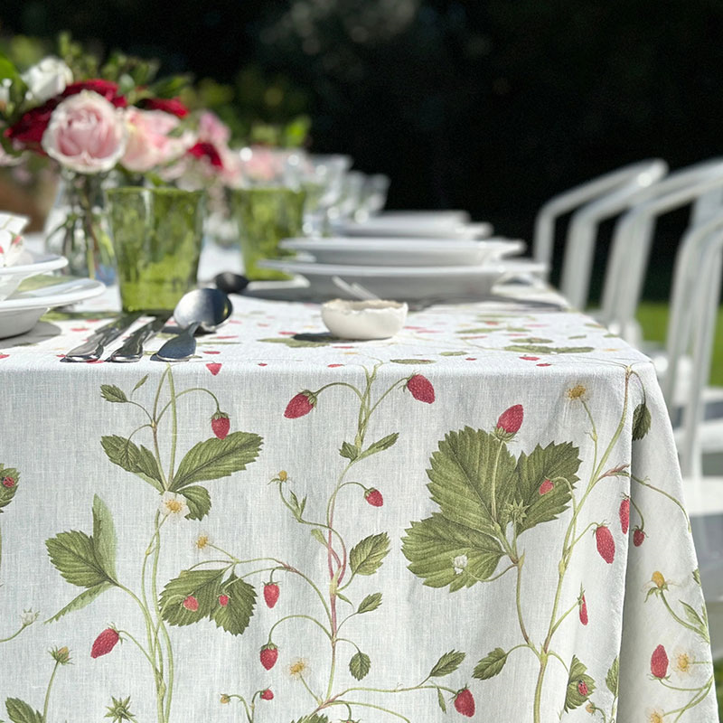 Fraise De Bois Linen Tablecloth, 165 x 300cm, Red-5