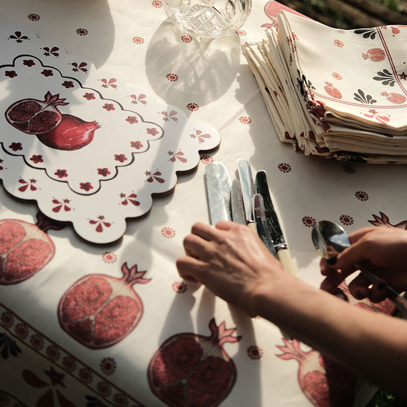 Bell Hutley Tablecloth, 138cm x 260cm, Pomegranate-3