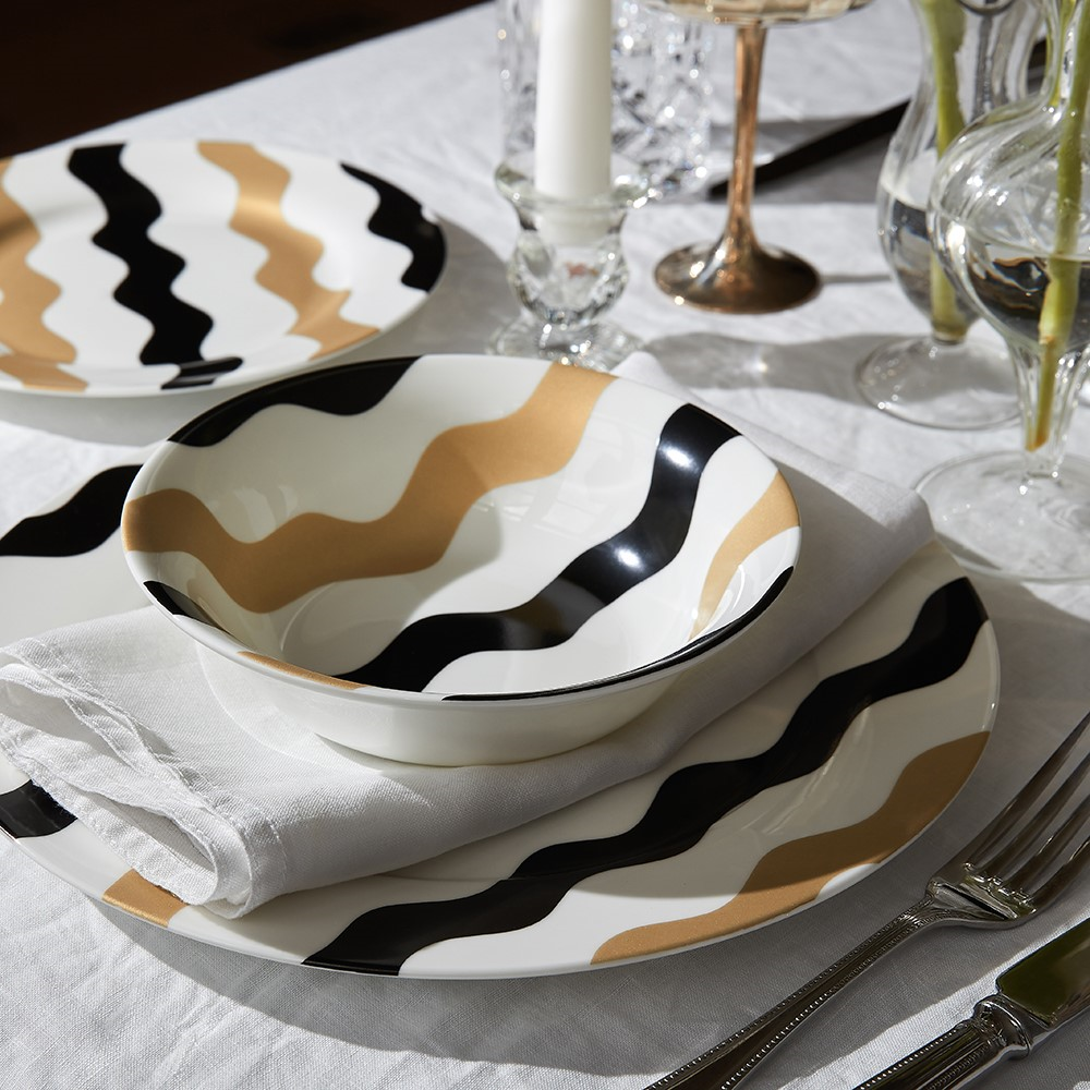 Scallop Collection Dinner Plate, Dia 10 inches, Black And Gold-0