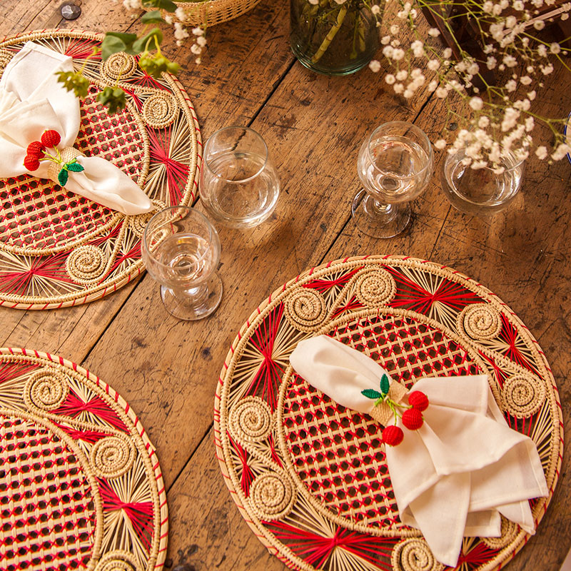 Sandra Set of 2 Woven Placemats, D35cm, Berry Red-3