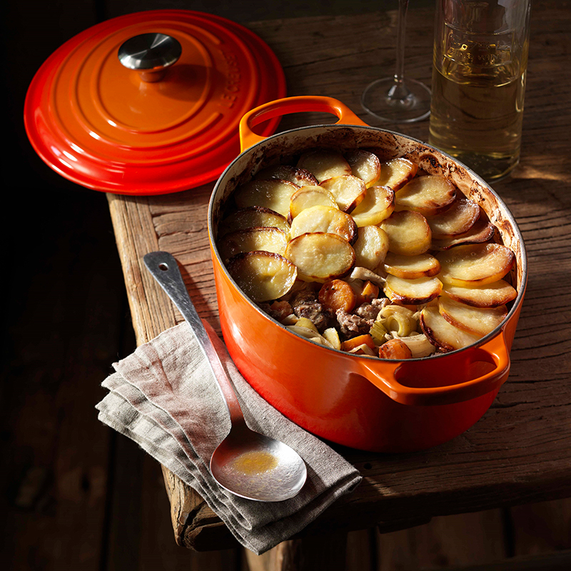 Signature Cast Iron Oval casserole, 29cm - 4.7 litre, Volcanic-5