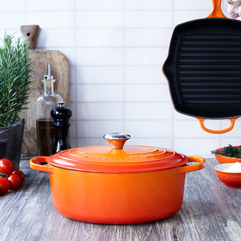 Signature Cast Iron Oval casserole, 27cm - 4 litre, Volcanic-6