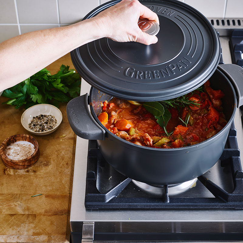 Featherweights Non-Stick Casserole with Lid, 26cm, Black-2