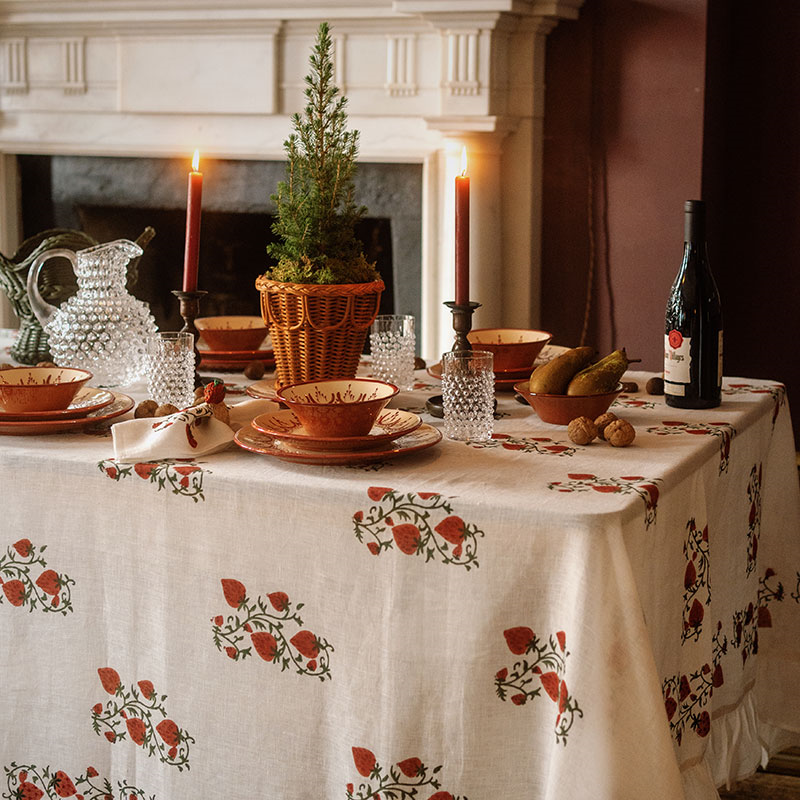 Fraises des Bois Tablecloth, 180 x 270cm, White-0