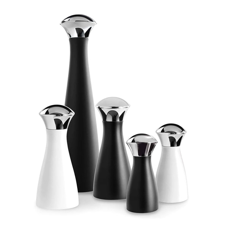 Signature Pepper Mill, Medium, Black-1