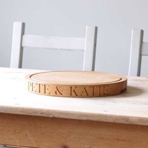 Personalised thin round board, 38 x 3.5cm, oak-1