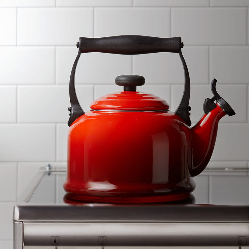 Traditional Kettle, 2.1 litre, cerise-5