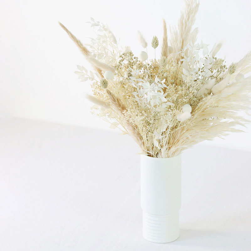 Natural Whites Medium hand-tied bouquet, H36-42cm, Ecru-2