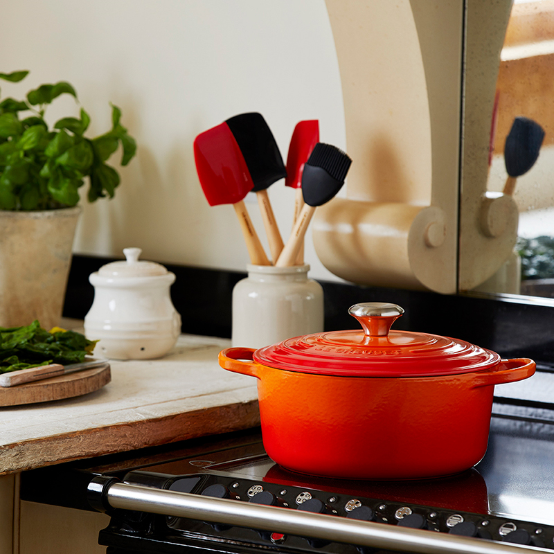 Signature Cast Iron Round casserole, 24cm - 4.2 litre, Volcanic-6