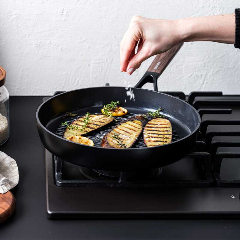 Eco-Smartshape Round Non Stick Grill Pan with Dark Wood Patterned Handle, 28cm, Black-1