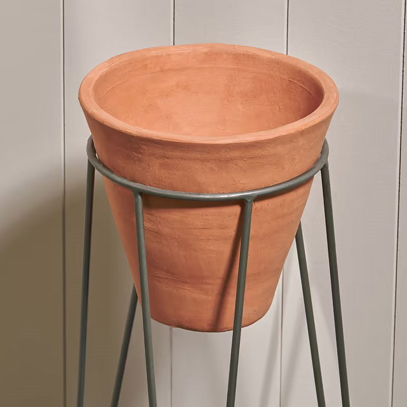 Jara Large terracotta planter with stand, D63 x 29 x 29cm, Terracotta/Black-3