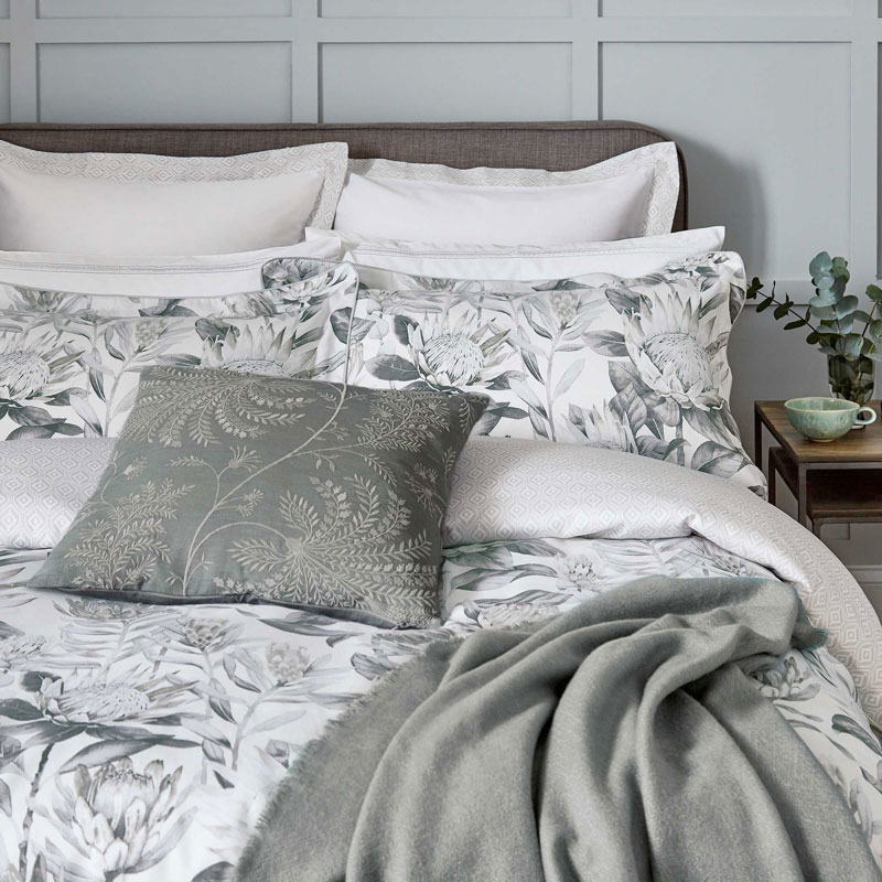 King Protea Duvet Cover, Grey-1