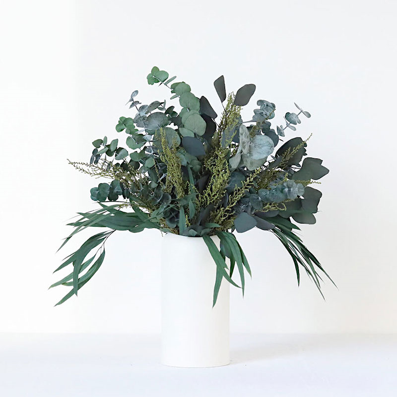 Greenery & Neutrals Medium hand-tied bouquet, H36-42cm, Matcha-1