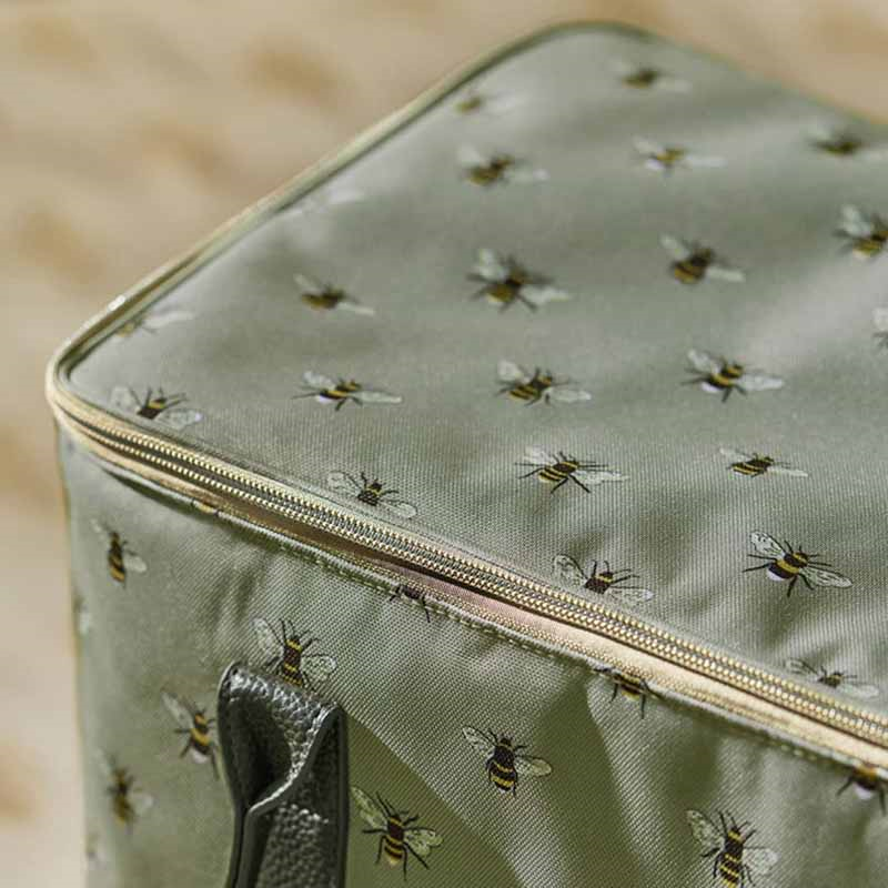 Bees Picnic Bag, Pale Green-2