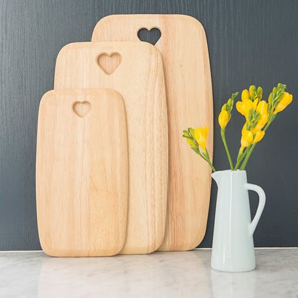 Colonial Home Rectangular board with heart cut out - medium, 35 x 19 x 1.5cm, Natural Hevea-1