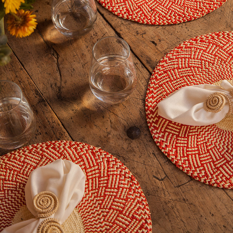 Nariño Set of 2 Woven Placemats, D39cm, Scarlet Red-2