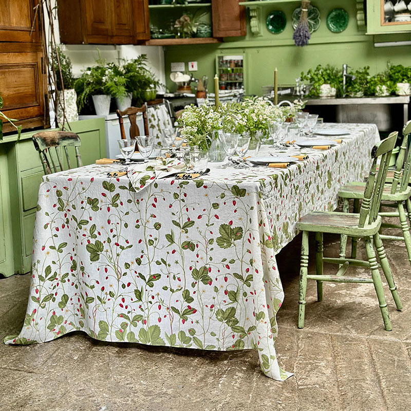 Fraise De Bois Linen Tablecloth, 165 x 300cm, Red-0