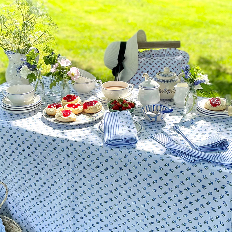 Ditsy Tablecloth, 150 x 300cm, Pink-0