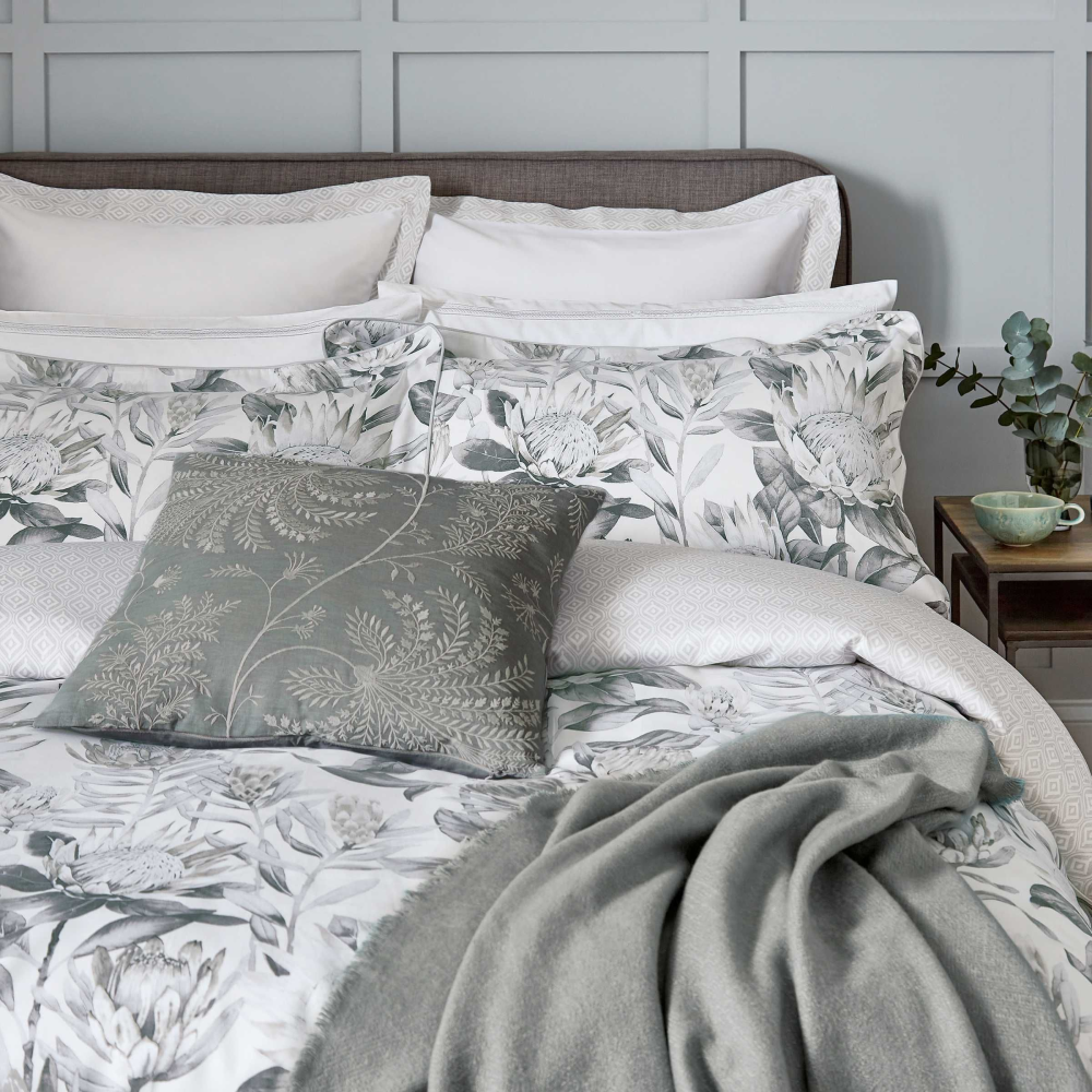 King Protea Duvet Cover, Grey-1