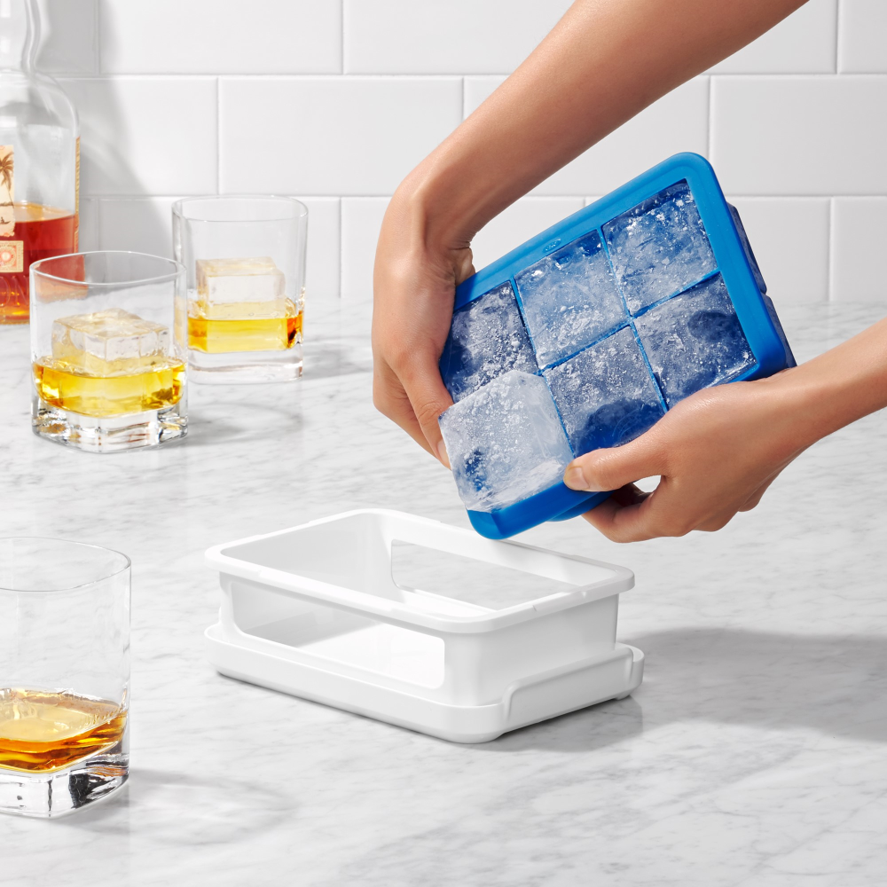 Covered silicone ice cube tray - large cubes-1