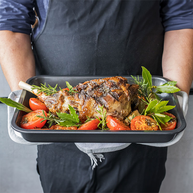 Sloped roasting pan, 38 x 30.5 x 7cm-1