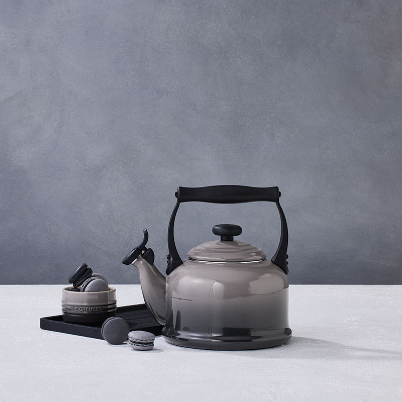 Traditional Kettle with Fixed Whistle, 2.1L, Flint-4