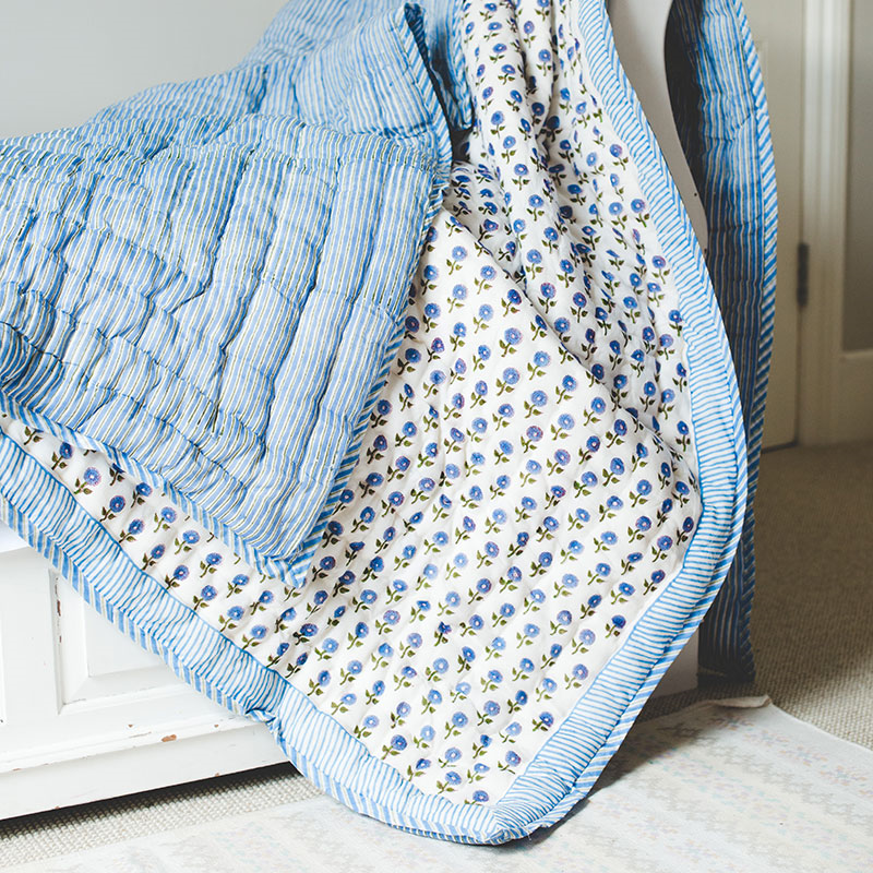 Daisy Double Quilt, Blue-2