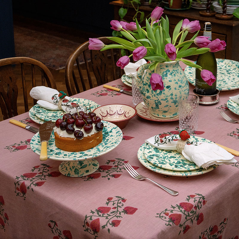 Fraises des Bois Tablecloth, 180 x 270cm, Pink-0