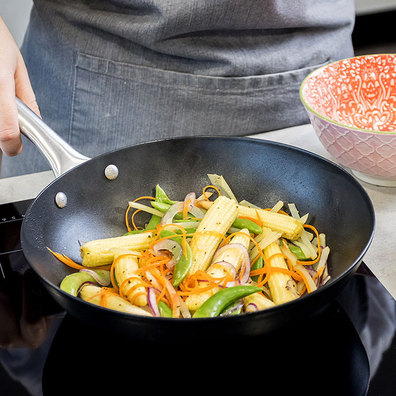 Non-stick wok, 24.5cm-1