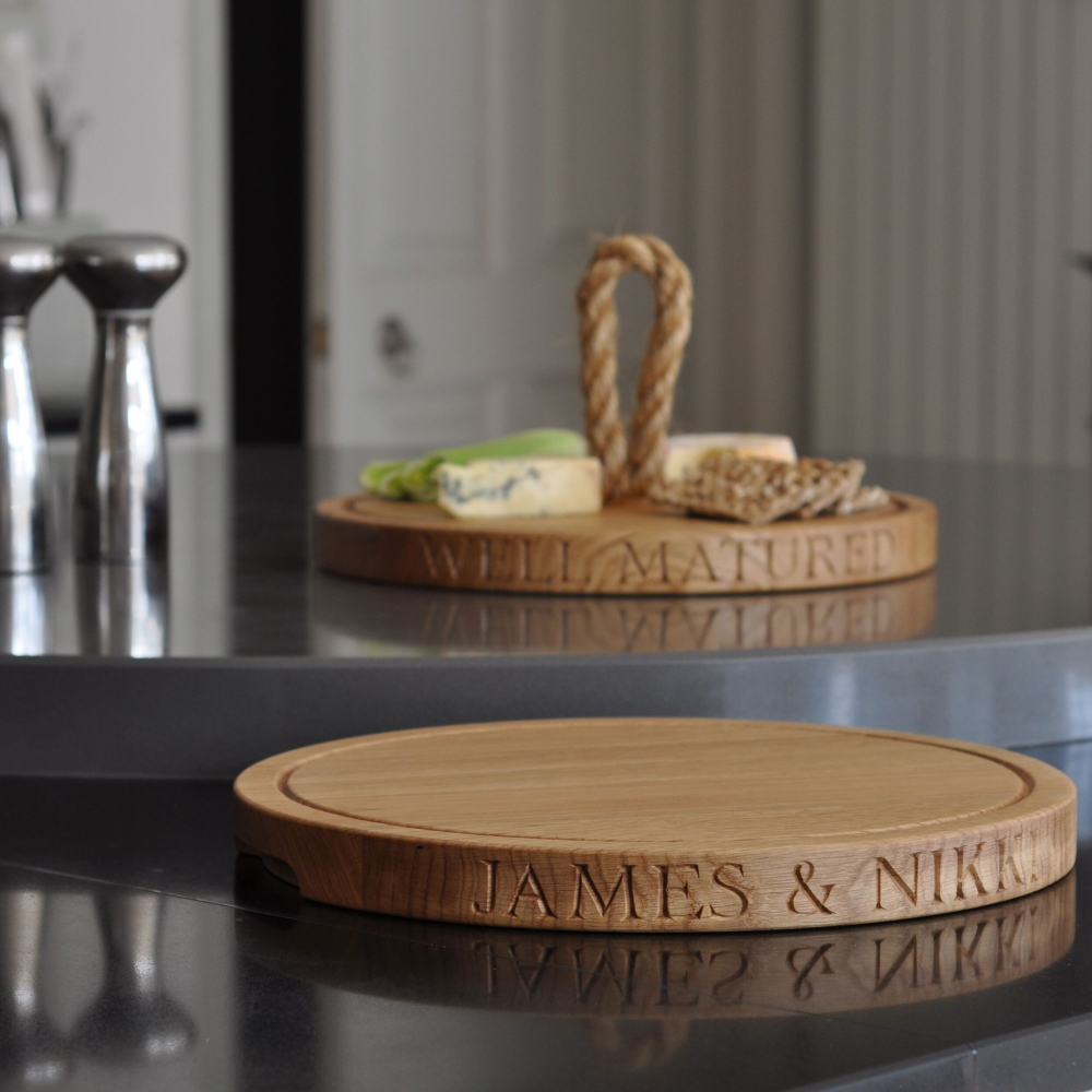 Personalised thin round board, 38 x 3.5cm, oak-0