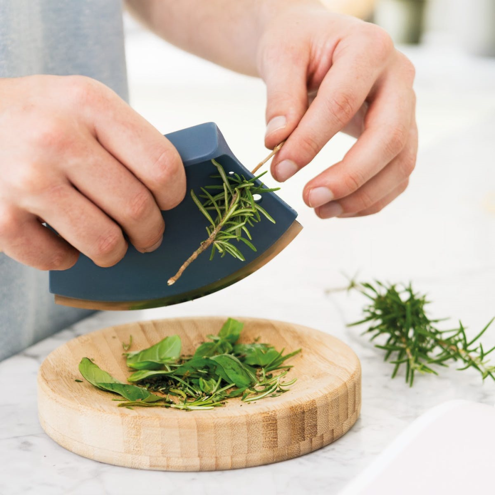 Leo, Herb Cutter With Cutting Bowl-1