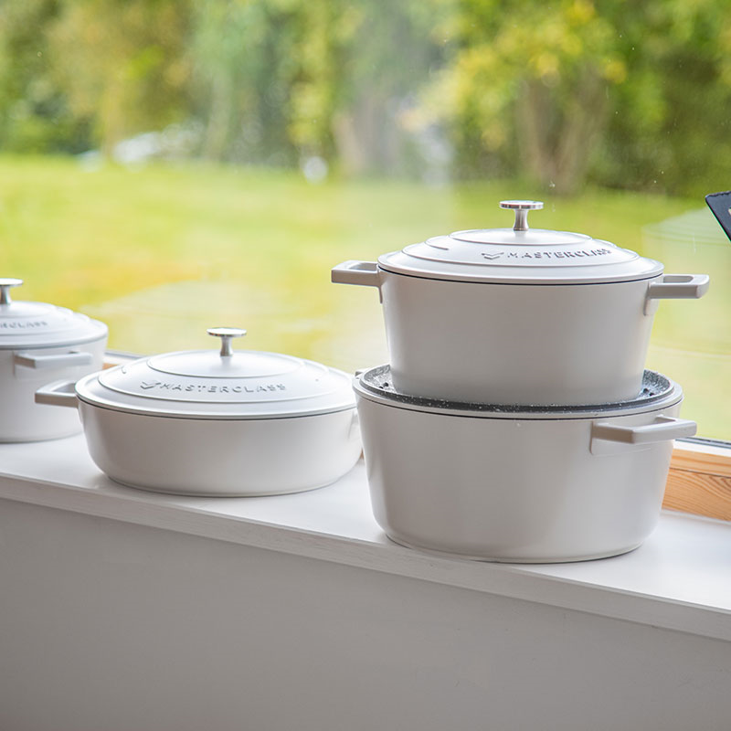 Cast Aluminium Casserole Dish, 2.5L, Cream-13