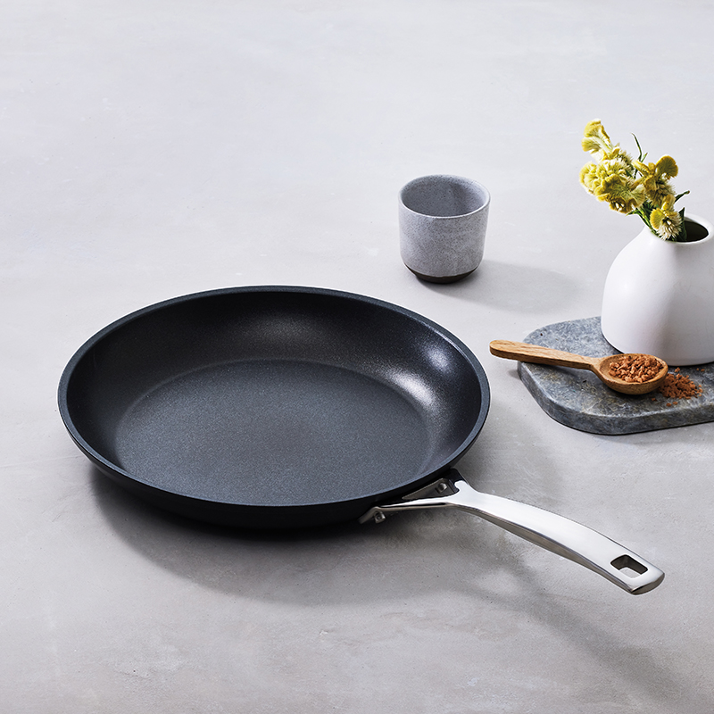 Toughened Non-Stick Shallow frying pan, 30cm-6