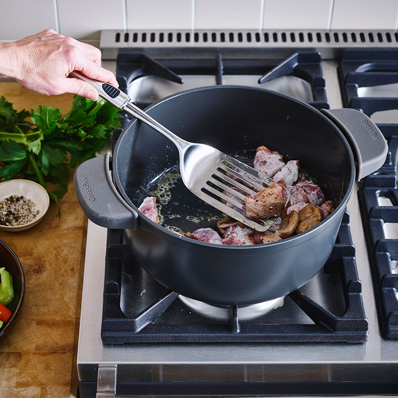 Featherweights Non-Stick Casserole with Lid, 22cm, Black-6