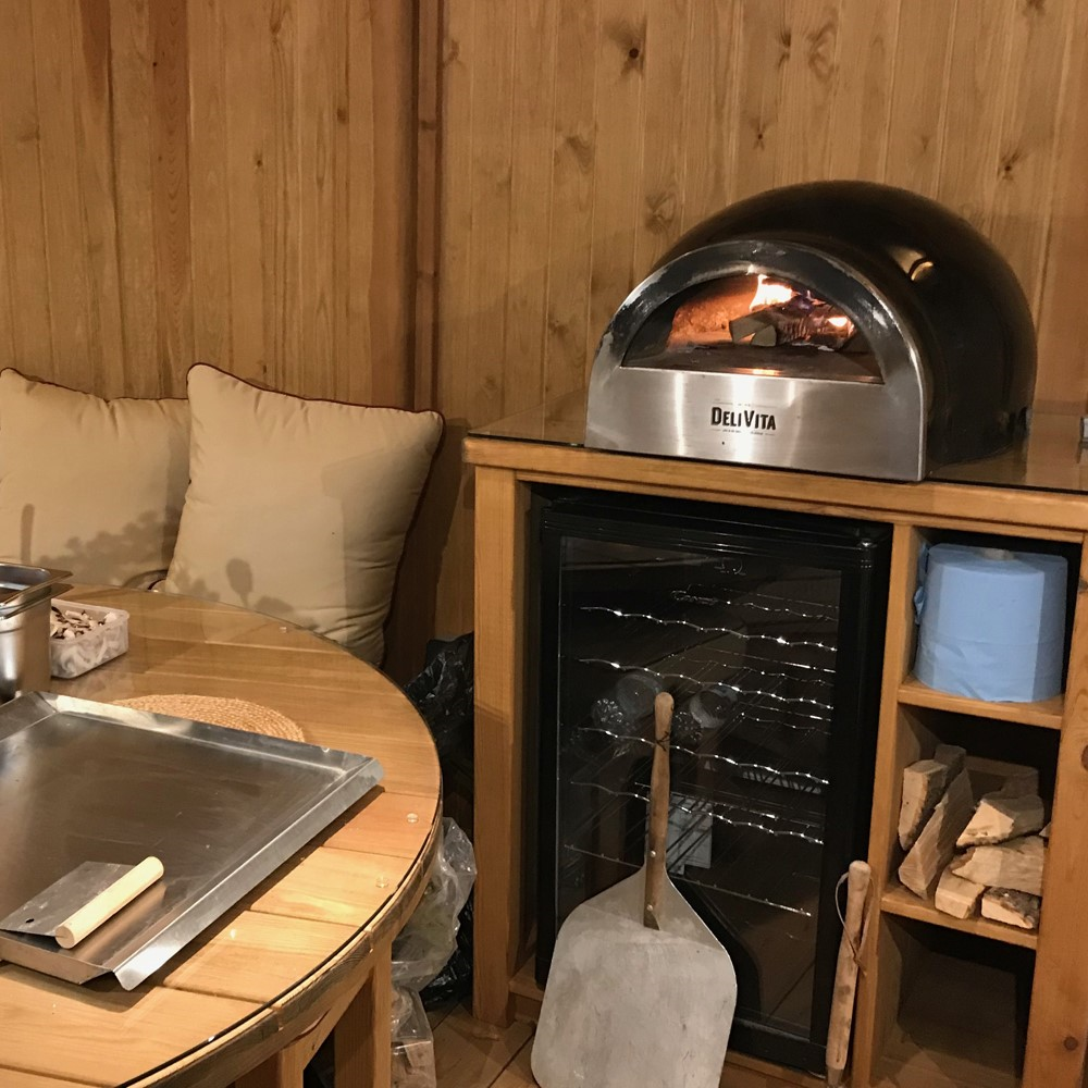 Wood-Fired Pizza Oven, Very Black-3