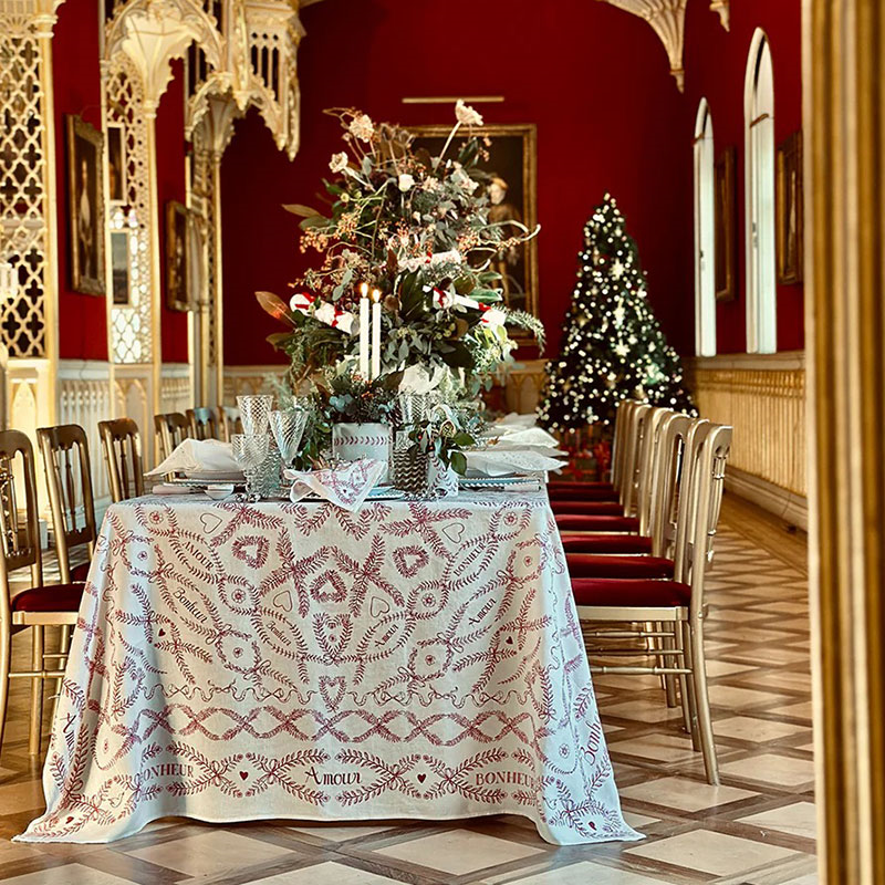 Amour Bonheur Linen Tablecloth, 165 x 300cm, Red-3