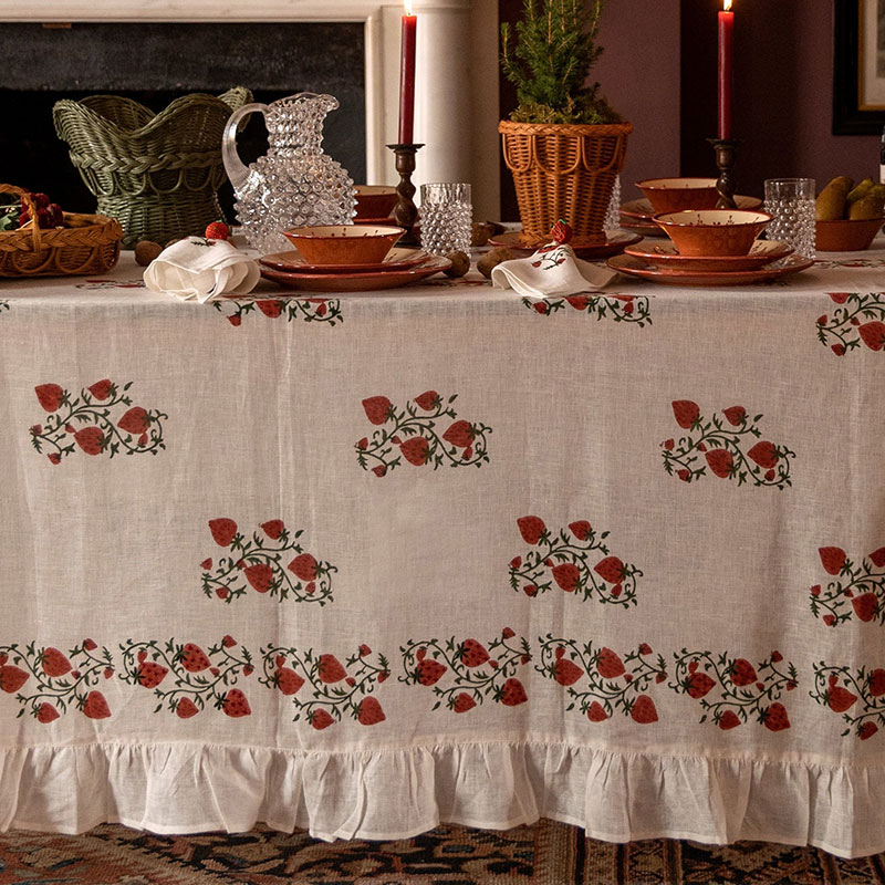 Fraises des Bois Tablecloth, 180 x 270cm, White-1